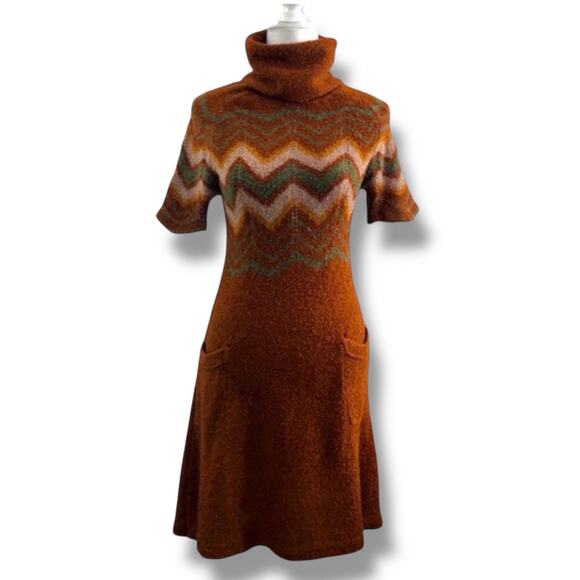 H&M Women’s Knit Chevron Sweater Dress Size 4 Rust Turtleneck Retro Pockets - Picture 1 of 11
